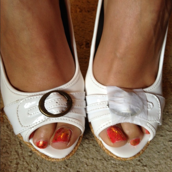 ❌SOLD❌Brand new White Wedges - Picture 2 of 3