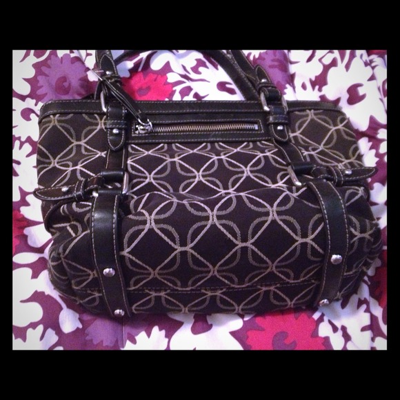Nine West handbag! Gently loved, negotiable price