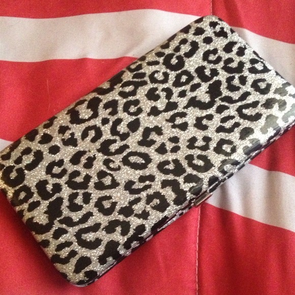 Sparkle leopard wallet