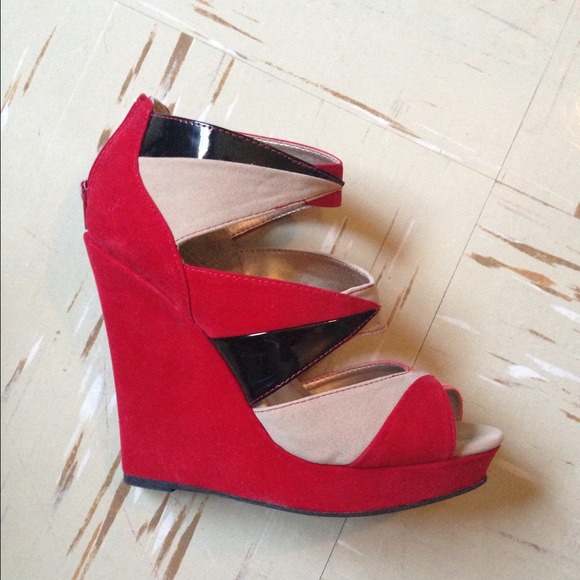 Charlotte Russe Patent-Inset Color Block Wedge !! - Picture 4 of 4