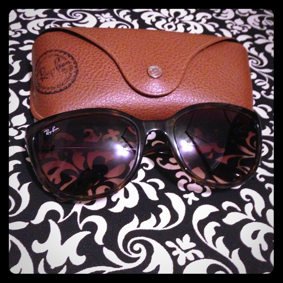 Trade😊Authentic Ray-Ban Sunglasses