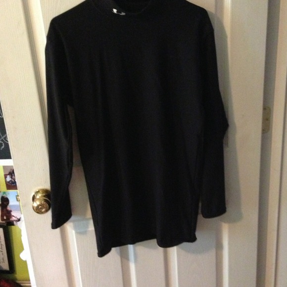 Black under armour shirt