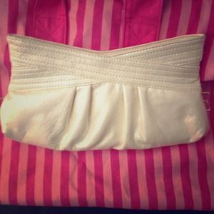 Creme clutch