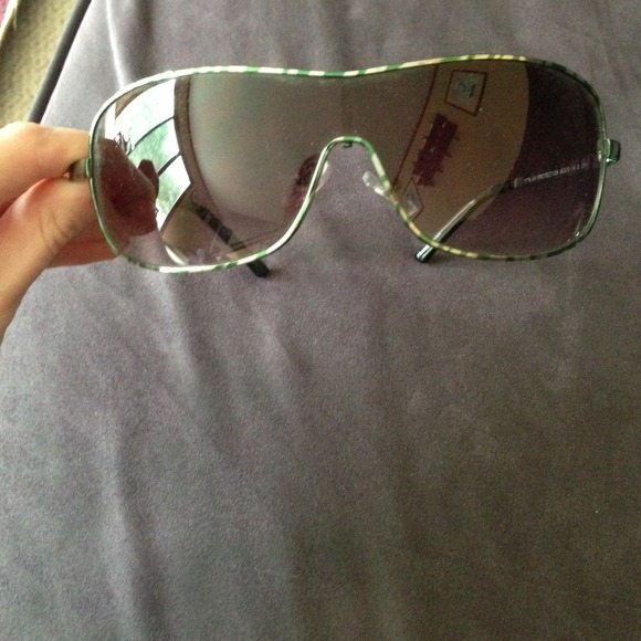 *Bundled* Sunglasses! :)