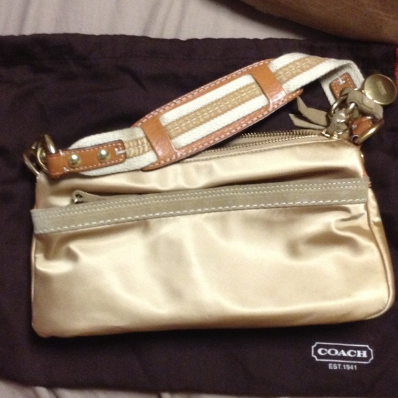 AUTHENTIC VERY NICELY MADE COACH METALLIC GOLD - Picture 1 of 2
