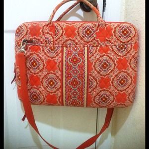 15.5" Vera Bradley Laptop case. Pattern: "Paprika"