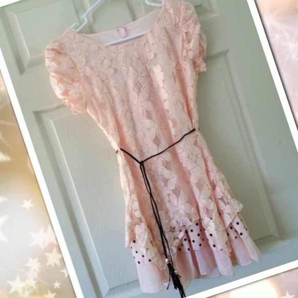 🍑Gorgeous Peach Lace Dress🍑 - Picture 1 of 2