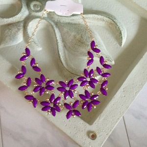Bib/bauble statement necklace, purple & goldtone