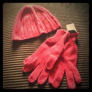 Express maroon beanie and gloves