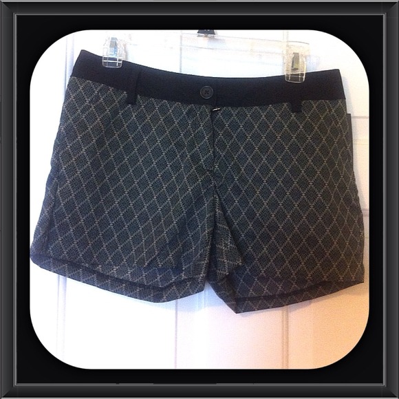 Patterned silk shorts. - Picture 1 of 4