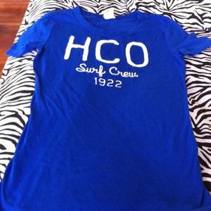 Hollister shirt small