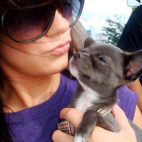 I'm the girl behind the closet - Picture 4 of 4