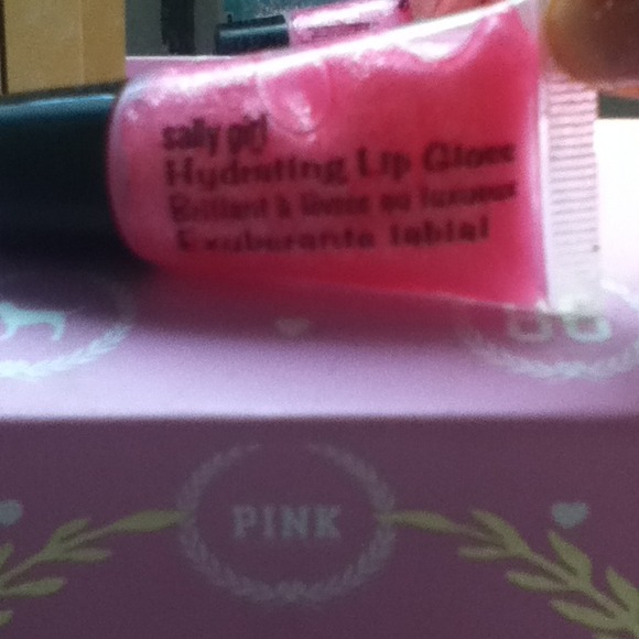 Lip stainer and lipgloss - Picture 2 of 3