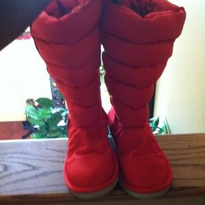 Never worn authentic  red Steve  madden boots