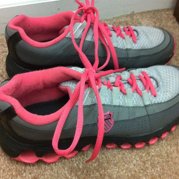 K Swiss tennis shoes