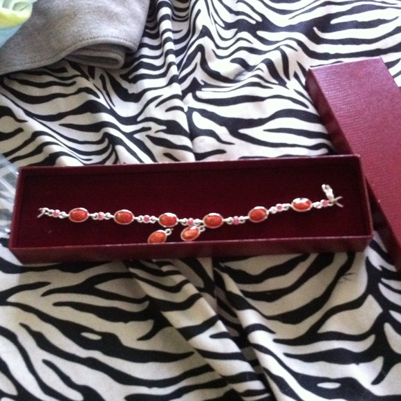 Bracelet and earrings