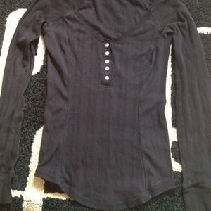 Long sleeve black Guess shirt