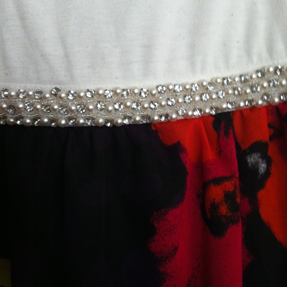 White and floral dress - Picture 2 of 2