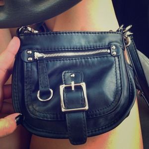 Little side purse! Great for a night out!