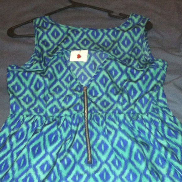 NWOT chevron type dress - Picture 2 of 2