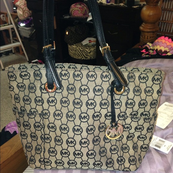 SOLD 100% Authentic Michael Kors purse