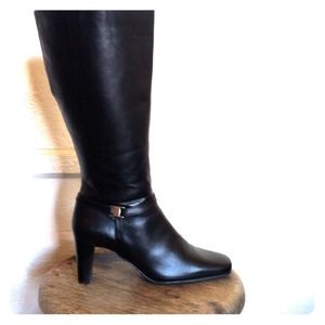 Size 9 1/2 Black leather knee-high boots!!