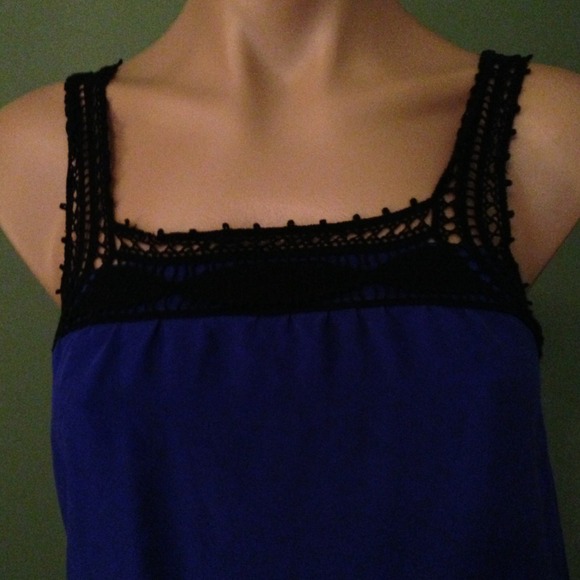 ✨Blue silk tank - Picture 2 of 4