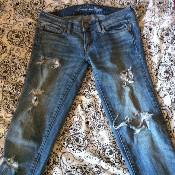 American Eagle ripped SKINNY jeans
