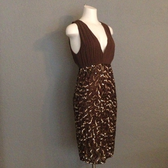 Alice + Olivia - Millie V-Neck Sequin Dress