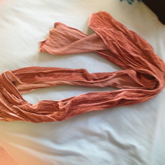 Scarf - Picture 1 of 3