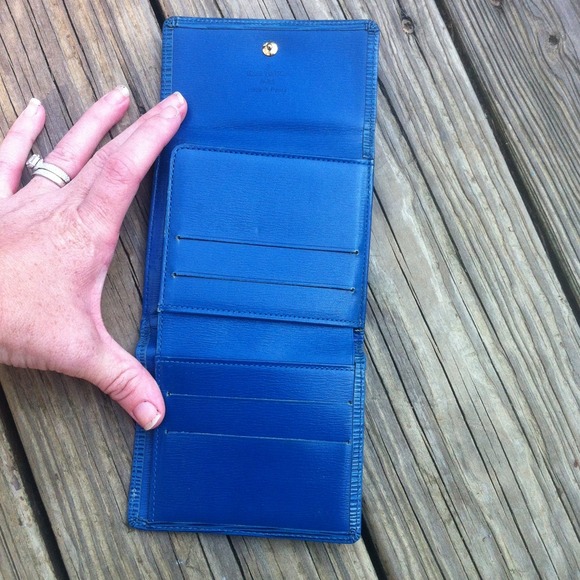 💙Sold in bundle!! Louis Vuitton Epi Wallet - Picture 2 of 4