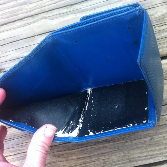 💙Sold in bundle!! Louis Vuitton Epi Wallet - Picture 3 of 4