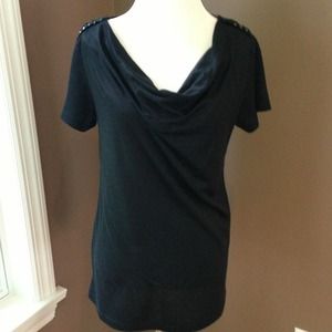 ⭐REDUCED⭐Banana Republic shirt with cute details