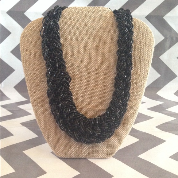All bead black necklace
