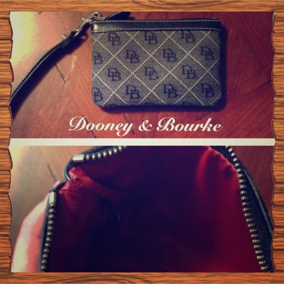 D&B wristlet