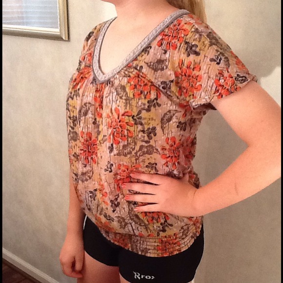 Fall themed shirt - Picture 1 of 1