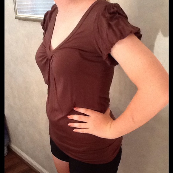 Brown v-neck t-shirt - Picture 1 of 1