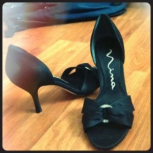 Nina dress shoes sized 5