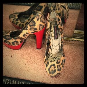 Material girl leopard print & red heels