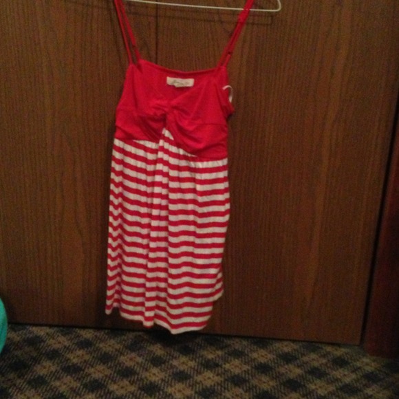 Red and white stripped tank