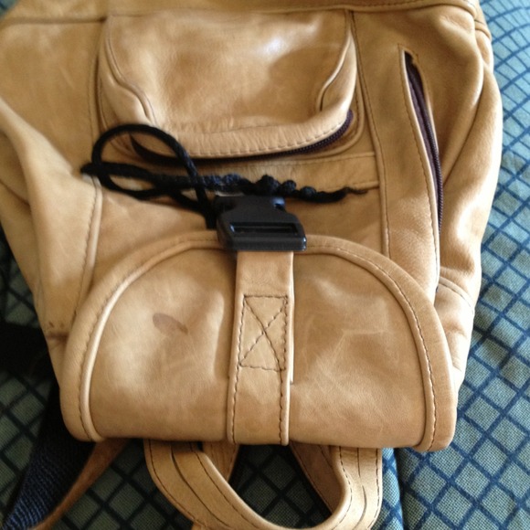 Soft-Leather Backpack - Picture 3 of 3