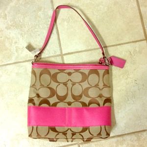 NWT Coach Signature Shoulder Bag