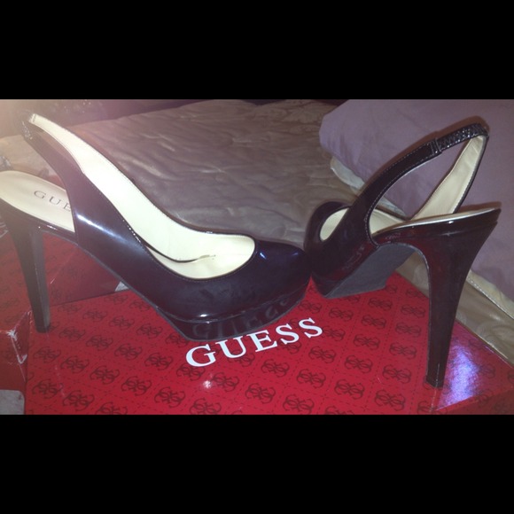 Blk guess synthetic heels