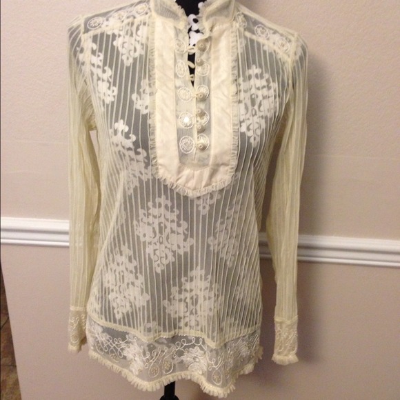 🎉HP🎉🎉🎉ELEGANT BEIGE BLOUSE EXCELLENT CONDITION
