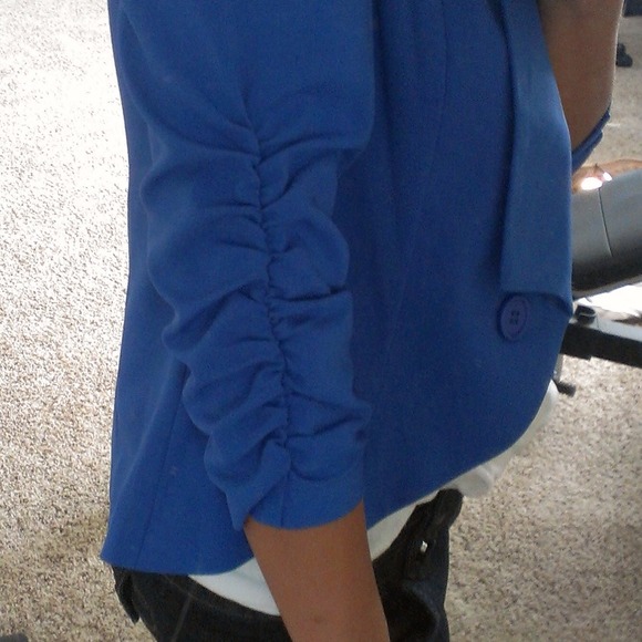 Blue blazer - Picture 3 of 3