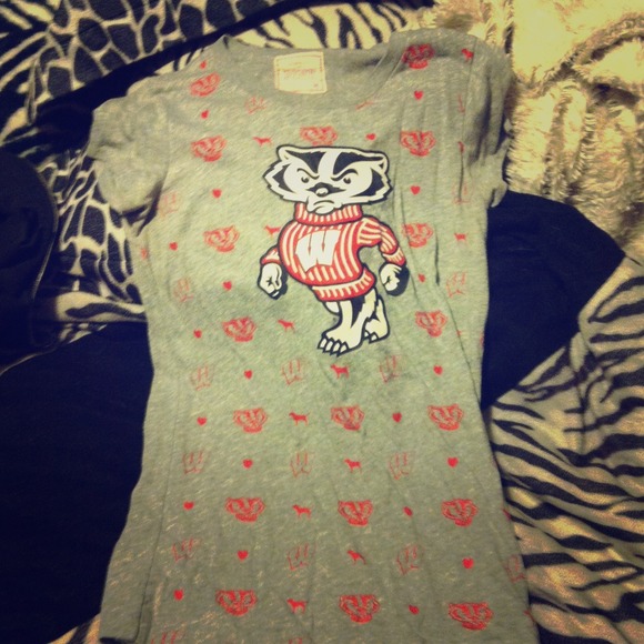 Victoria's Secret pink WI Badgers medium t shirt