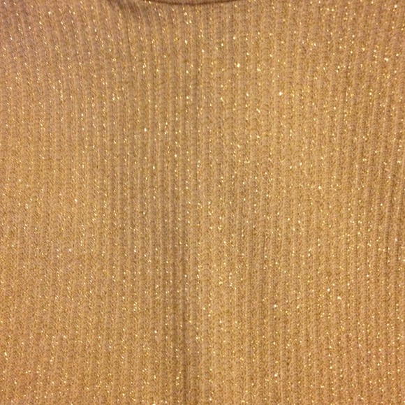 Sleeveless Top - Picture 2 of 2