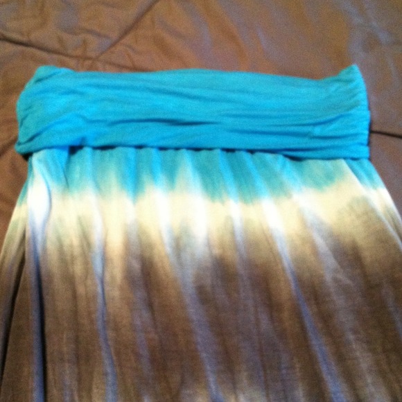 Dress - Picture 2 of 3