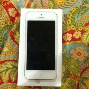 White Iphone 5! Used for a week long vacation!