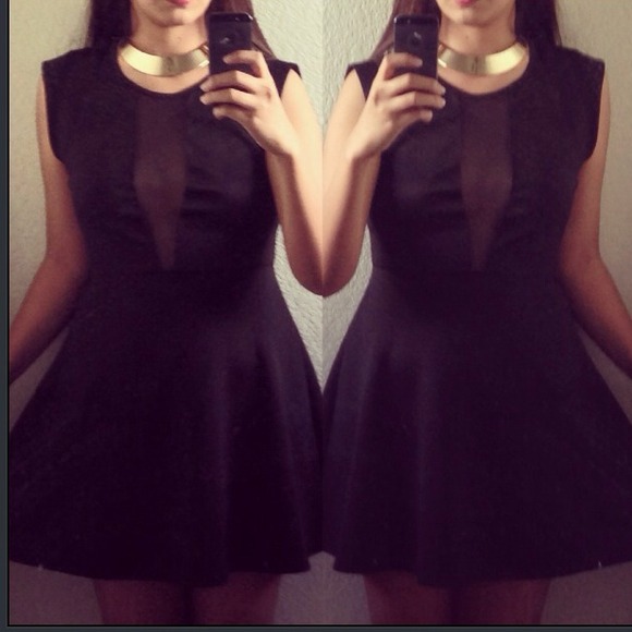 βSOLDβ MESH DRESSππ - Picture 2 of 4